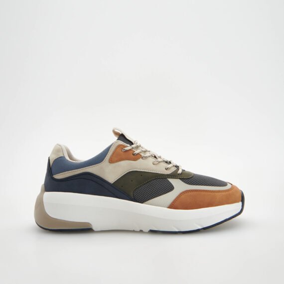 Colored Sneakers in suede